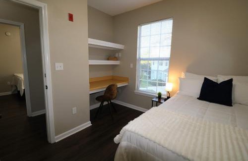 Pembroke Apartment | New Modern Stay Across from UNC-P with Pool & Gym