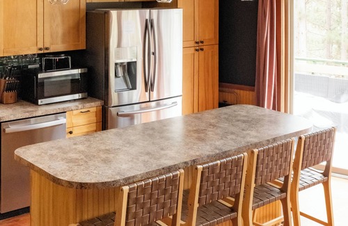 Central Lake Cabin | NEW Modern Torch Lake Retreat w/Hidden Speakeasy: Golf Sim/Theater/Hot Tub&Games