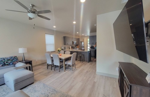 Poncha Springs House | New Modern Townhome 3bd, 3ba, 20min to Monarch Ski, Garage, Traeger