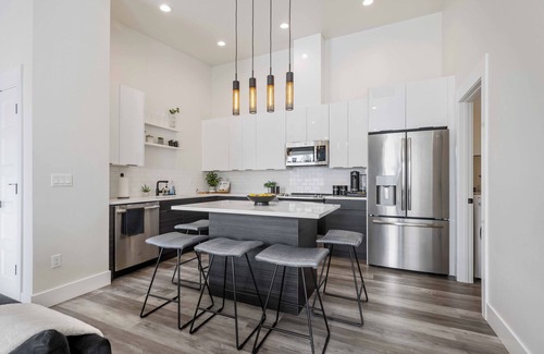 Coeur d'Alene House | New Modern Townhome- downtown CDA-minutes to waterfront, restaurants, and shops!