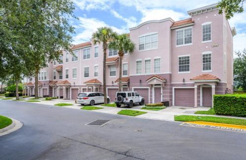 Florida Central Atlantic Coast Apartment | New Modern Townhome, Near The Parks - 4030
