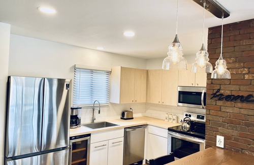 Village at Camelback House | NEW & Modern townhouse, Pool, Camelback Area, Grill, A/C