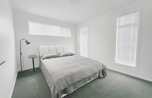 Saint Kilda Apartment | New Modern Townhouse Near Town& Beach