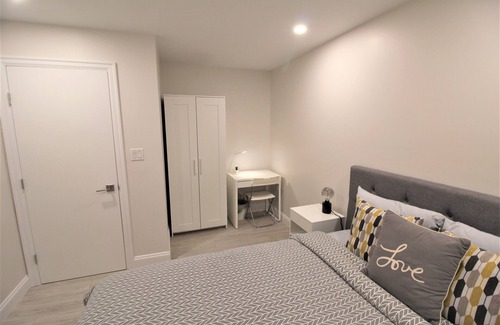 Marpole House | NEW Modern Van 1BR Suite~Close to Skytrain&Airport
