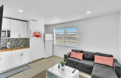 Royal Poinciana House | New & Modern W 2 Beds Mins To Beach & Casino #21b