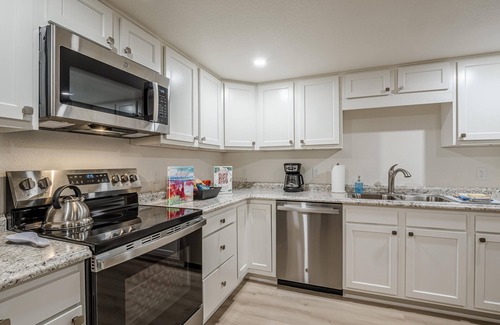 Loma House | NEW! MoJoe: New Build Close to Biking Trails