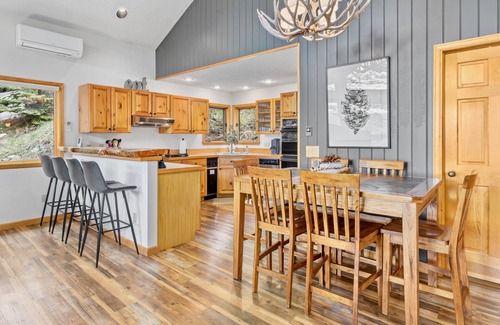 Windcliff Estates House | NEW! Montane Luxury Vacation Rental at Windcliff