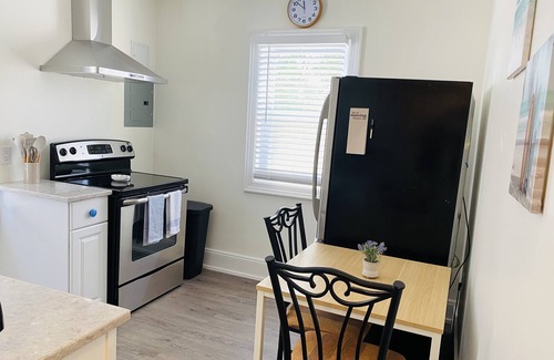 Long Beach Apartment | NEW! MONTHLY RENTAL -Peaceful Beachy 1 BR Steps Away From Beach & Center of Town