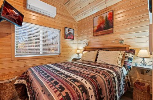 West Sedona House | NEW Moondance Majestic Mini Cabin Cathedral Rock
