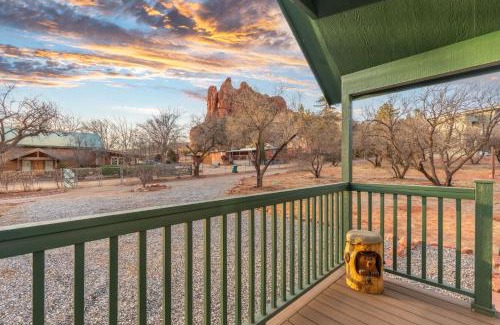 West Sedona House | NEW Moondance Majestic Mini Cabin Cathedral Rock
