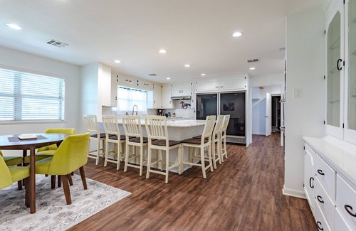 Robinson House | NEW! Moonlight Manor- Pool & Hot Tub- Just minutes from Downtown Waco