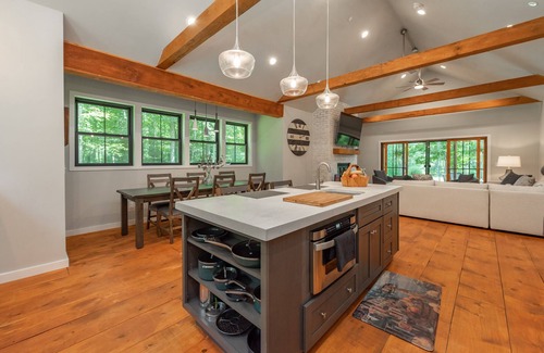 Sky Valley House | New! Morning Light: Lake Area, Dogs Welcome, Hot Tub, Fireplace!