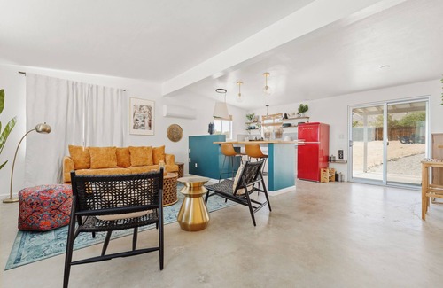 Joshua Tree House | New Moroccan Escape | Fire Pit | Yoga | Dogs