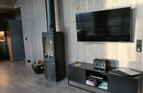 Etnedal House | New mountain cabin with panoramic view, sauna, ski-in -ski-out