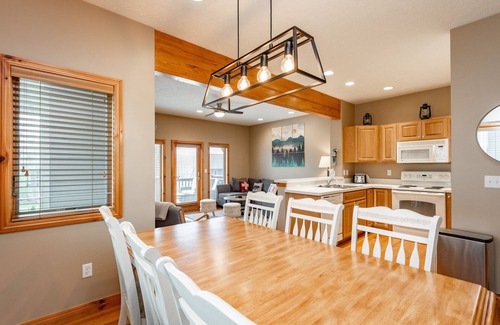 McHenry House | New! Mountain Hygge: Lake Area, Hot Tub!