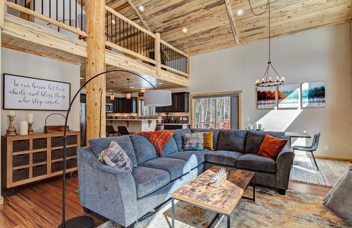 Fairplay Cabin | New Mountain Retreat - Secluded Rockies Basecamp - Hot Tub - Sleeps 6