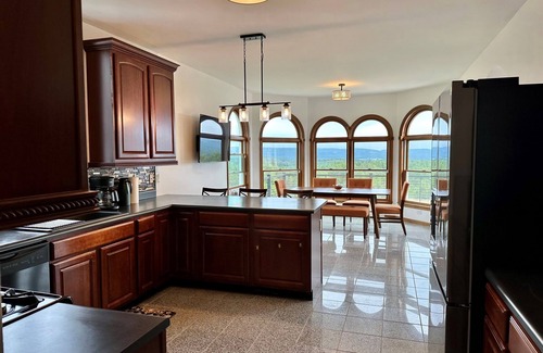 Cornwallville House | NEW Mountain View 6BR: Hot Tub, Pro Photos Coming!