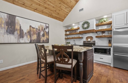 Mena House | NEW! Mountainside Luxury Cottage 1—LOCATION! LOCATION!