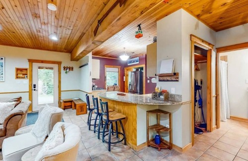 Mount Holly House | *NEW*Mt. Holly Haven Firepit/HotTubs/Gameroom/PETS