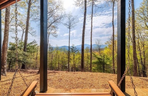 Cherry Log House | New! Mtn Views, pool table, fire pit