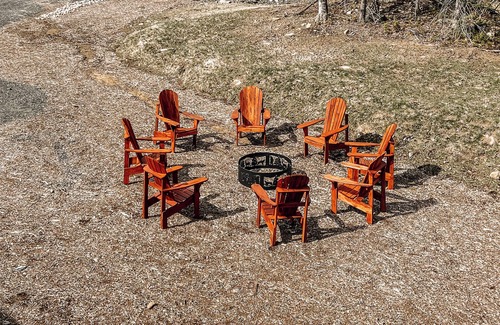 Dwight House | New Muskoka house close to Dwight beach, Alogonquin Sauna Hot tub BBQ fire pit