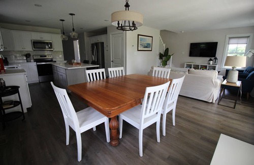 Stonington House | New Mystic Area Waterfront