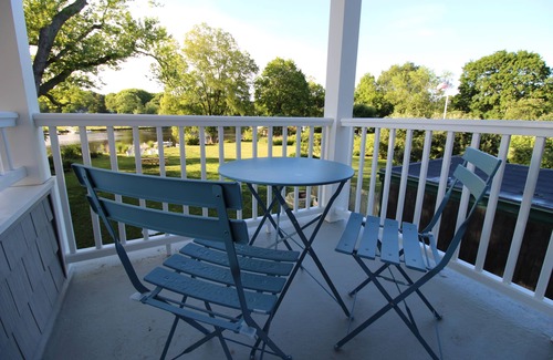 Stonington House | New Mystic Area Waterfront