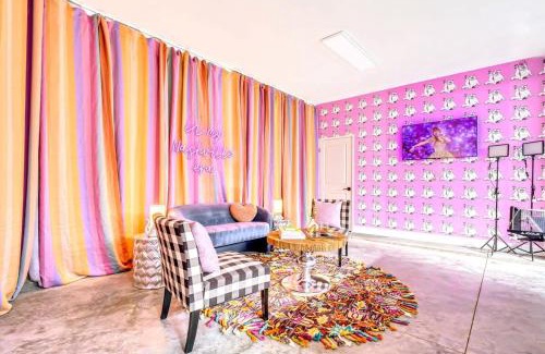 Katie Hill Neighborhood House | NEW Nash Eras - Rooftop Decks with Hot Tub - 15 Beds