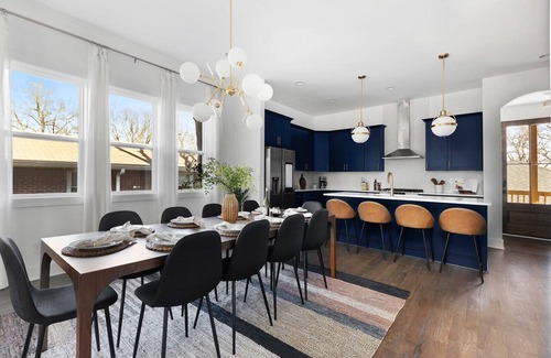 Hadley - Washington House | New Nash home: Games, Glam room, 3 Mi to Broadway