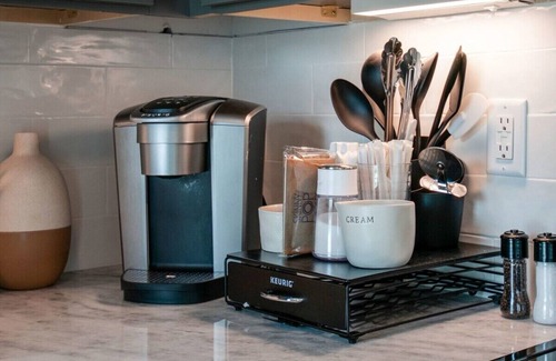Nashville Apartment | New Nashville Condo with 2 King beds, walk to bars