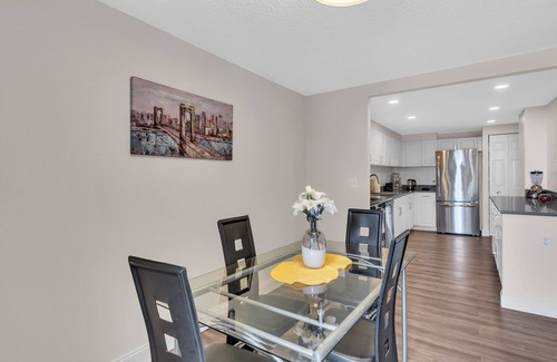Crystal City Apartment | NEW! NEW LISTING! NEW! Arlington 2BR Furnished Apartment in Crystal City