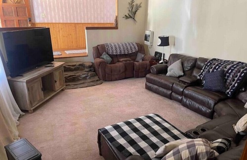 Seligman House | New!No cleaning fee! Pvt. Ozark Home @Roaring River Park. Near Eureka Springs AR
