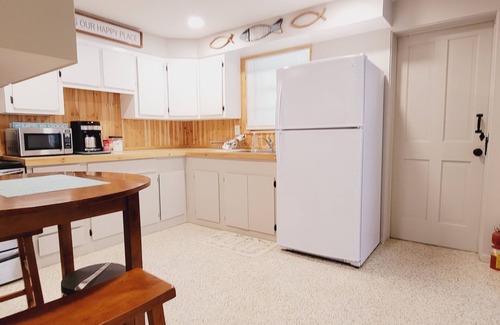 Laurel House | NEW! Nokomis Seasonal Rental Jan-Mar