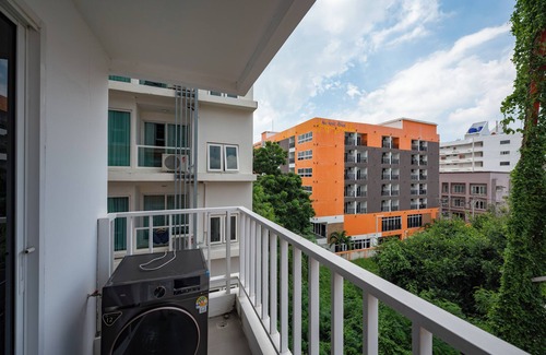 Pratumnak Hill Apartment | New Nordic Trend 4 by Apartwell