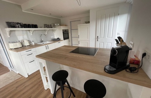 Scharendijke House | New! Nordseekrabbe* vacation home with sauna, fireplace, near the beach.
