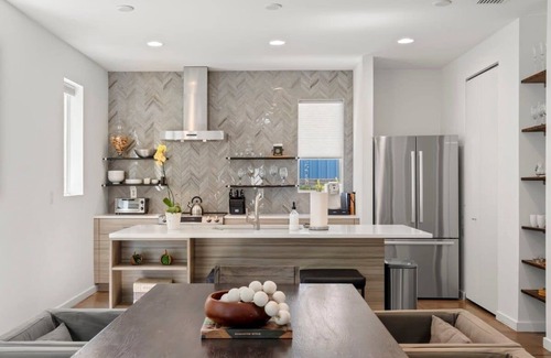 North Hyde Park House | New! North Hyde Park Haven! Close to UT & Convention Center