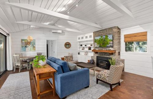 Bennett Valley House | New Oak Haven Dog-Friendly big yard Hwy12 & 101