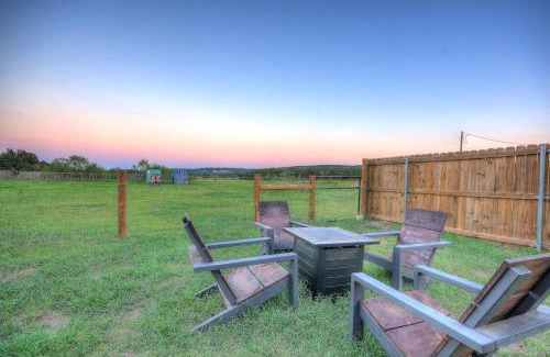 Wimberley House | NEW Oak Lodge at Little Ranches 5 min to Square