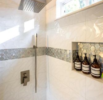 Guerneville House | New Oasis -Spa -Firepit -BBQ- Decks-Pet friendly