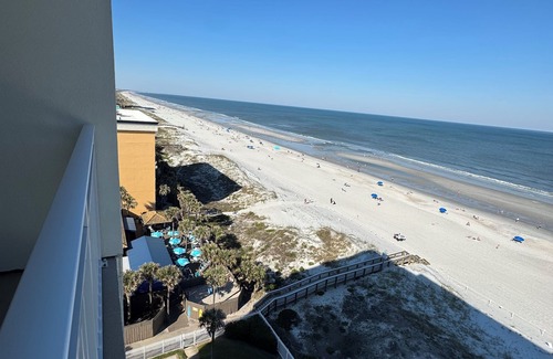 Jacksonville Condo | New Ocean Life ocean front condo - Read sister condo's reviews VRBO 111494