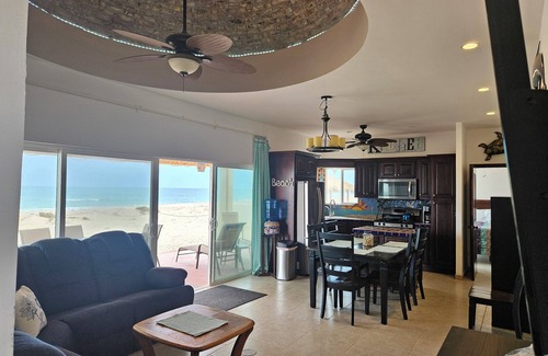 Puerto Penasco House | New! Oceanfront 3 bdrm home. Miramar Escape. AC, Wi fi, Dishwasher, Icemaker