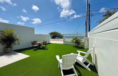 Pos Chiquito Apartment | New Oceanfront Apartment Mangel Halto — Laguna Vista