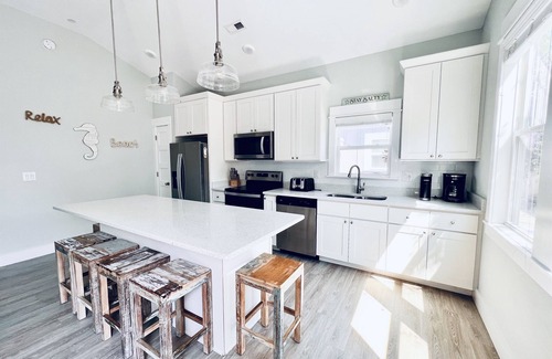 Corolla Light Condo | *New* Oceanside Corolla Condo, Pool, No Stairs
