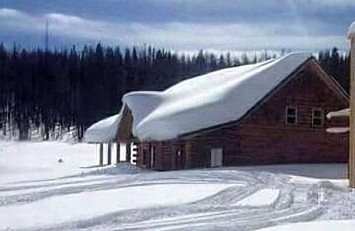 Daniel House | NEW on VRBO! Winter wonderland! GORGEOUS cabin & remote location in Daniel, WY!