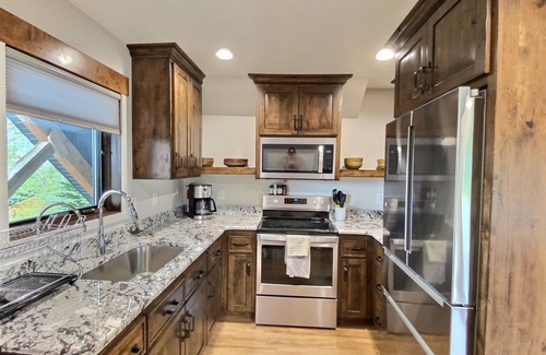 Driggs House | New one-bedroom upstairs apartment near Teton Canyon