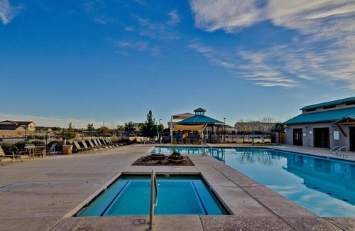 San Tan Valley House | NEW Opening NOW! 3 HEATED Pools Spa's GOLF Palms Mtns & Sunsets.Welcome!