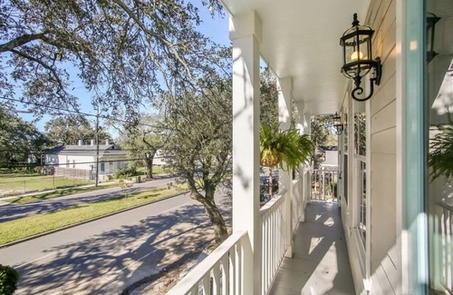 Faubourg Delassize House | New Orleans Chic Oasis for 14, Near St. Charles