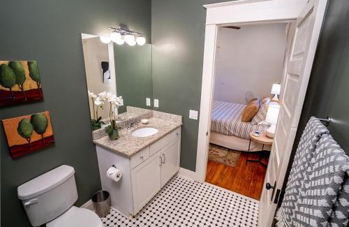 Lower Garden District House | New Orleans Home Close to all the Action