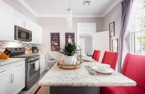 Treme House | New Orleans Shotgun with private Patio