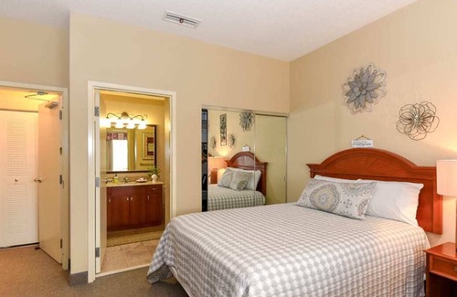 National Gardens Condo | NEW! Ormond Beach Retreat! WiFi and Pool!